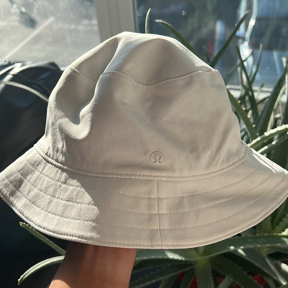 BRAND NEW W/O Tags Lululemon S/M Both Ways Reversible Bucket Hat Bone Gray